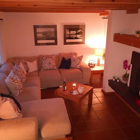 4 Bedroomed House In Close To The Prázdninový dům *