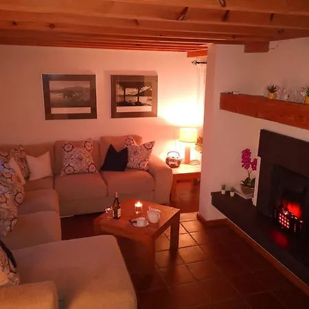 Prázdninový dům 4 Bedroomed House In Close To The *