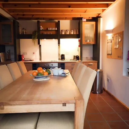 Prázdninový dům 4 Bedroomed House In Close To The Waterville